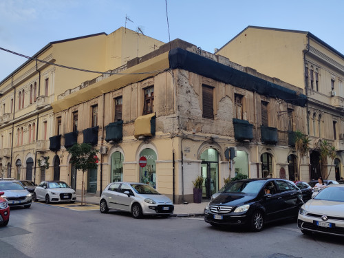 von solchen Ruinen gibt's hier zu viele, Schade 